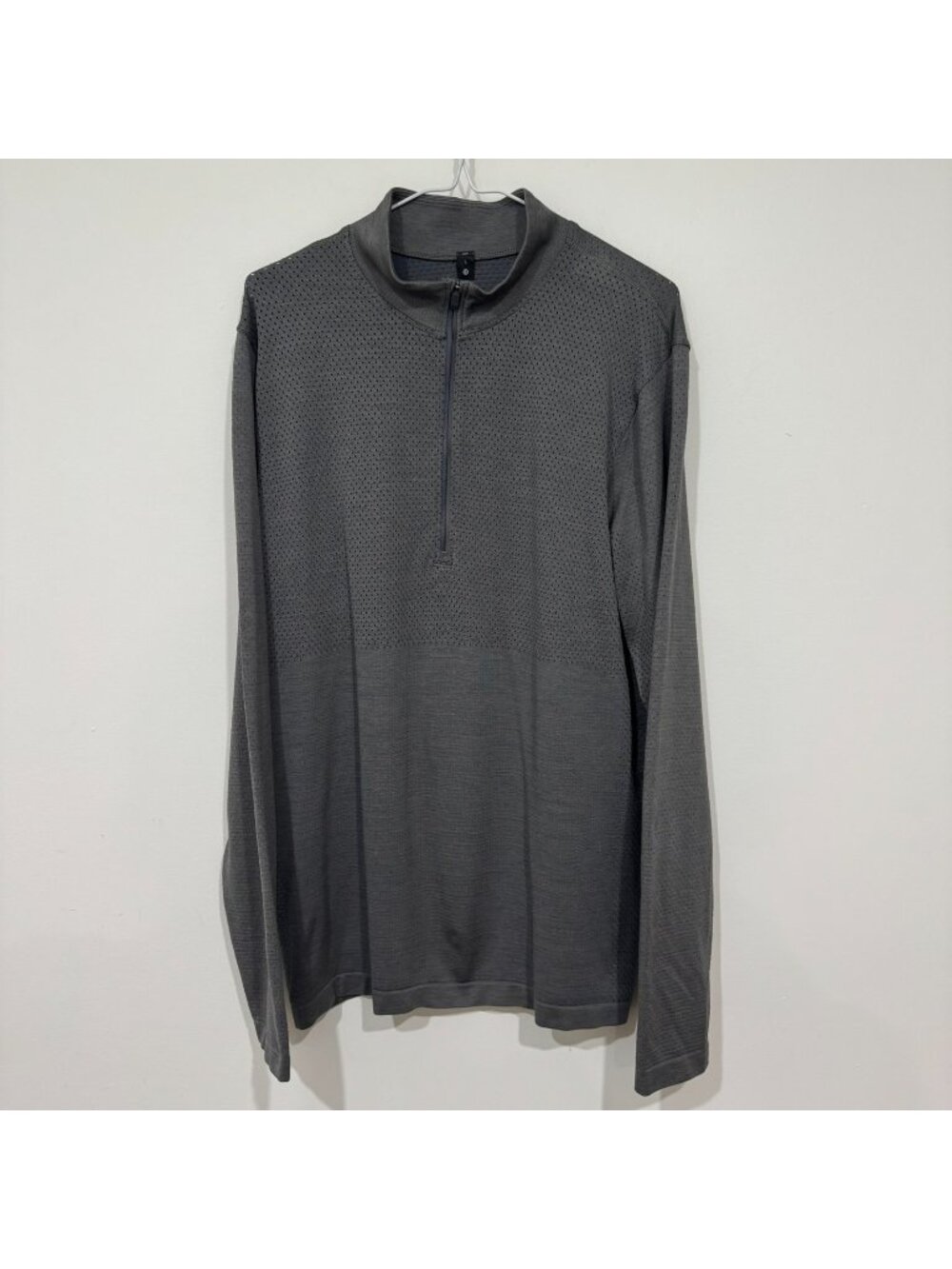 Lululemon Metal Vent Tech Midweight Half Zip Anchor / Grey Sage Size L EUC